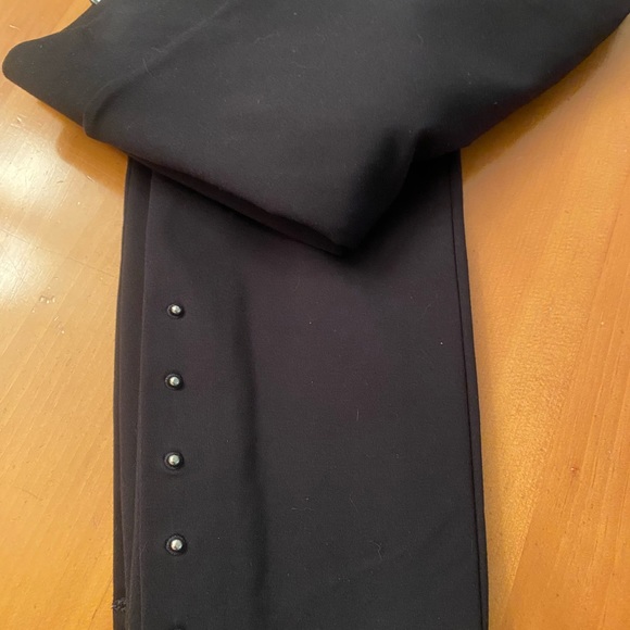 ❌❌SOLD👍👍White House Black Market WHBM Slim Crop Ponte Pants Black Knit Large - Picture 9 of 11